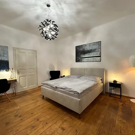 Charmantes Altbau-apartment In Der Altstadt Salzburg